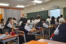 学校内